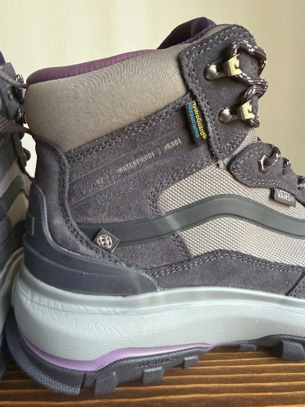 Vans MTE Crestline Waterproof Boots Dark Gray VN000CVQBFB Men's 8 Women's 9.5